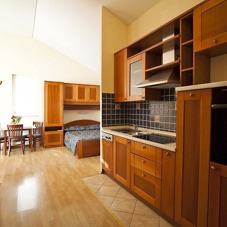 Studio Apartmani Bijeli Delfin Biograd Na Moru Exterior foto